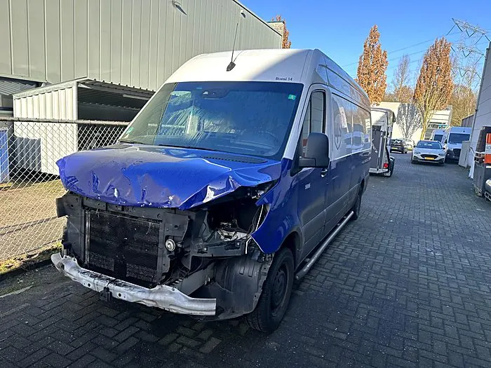 Reparatie van beschadigde carrosserie bij Marlomar